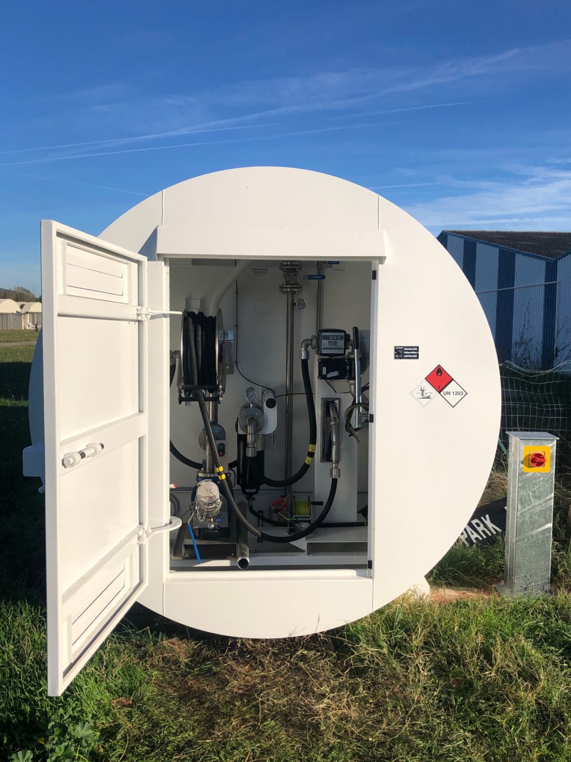 Aviation fuel tank - Clubman 10000L for airfield. Pegase carburant.