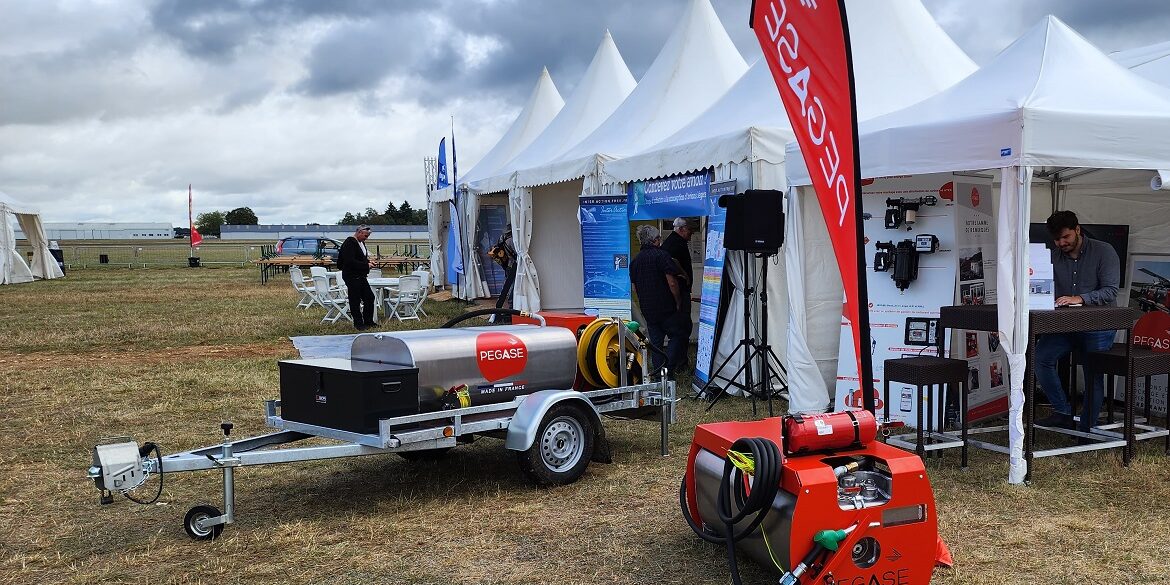 Remorque-essence-PEGASE-salon-mondial-ulm-blois-330l-cuve-citerne-mobile-transport-station