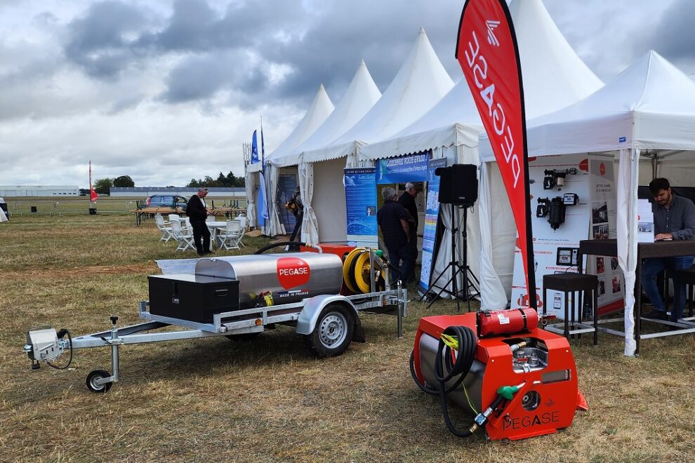 Remorque-essence-PEGASE-salon-mondial-ulm-blois-330l-cuve-citerne-mobile-transport-station