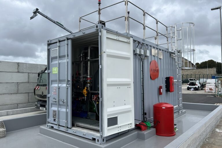 station-conteneur-citerne-cuve-carburant-militaire-armee