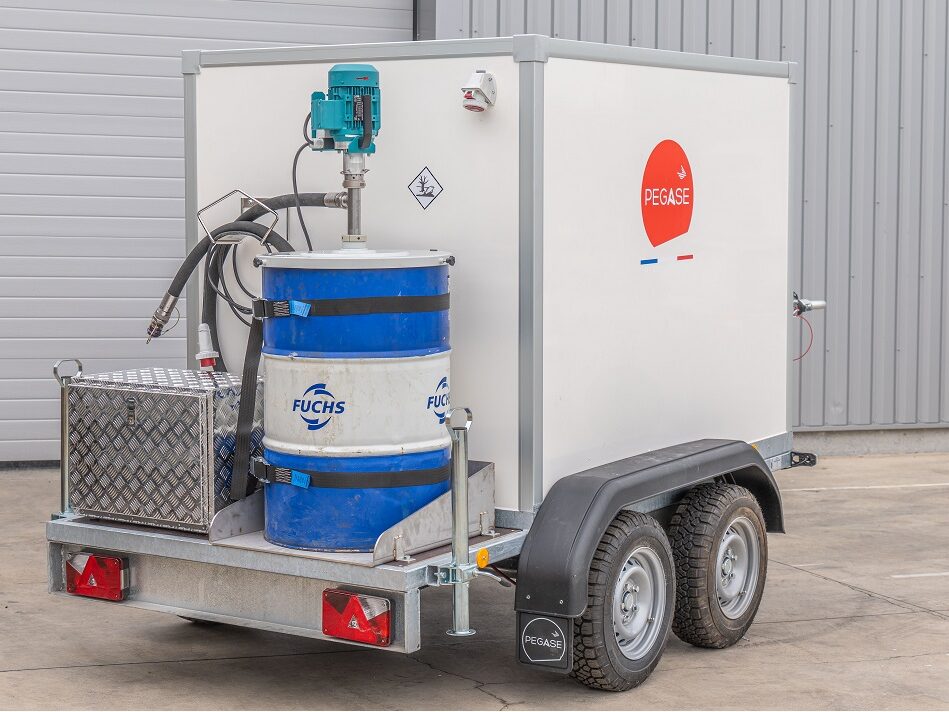 remorque-fut-graisse-maintenance-pompe-lubrification-engins-carriere-extraction-granulat